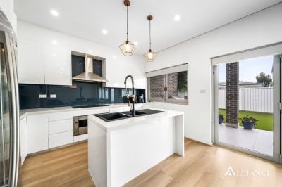 16 Grieve Crescent, Milperra NSW, Milperra - Thumbnail 3