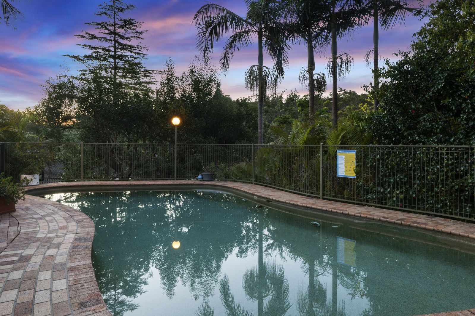 2 Bracken Close, Berowra NSW, Berowra - Thumbnail 2