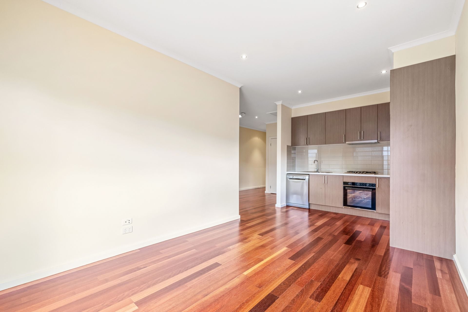 Spacious Dimensions In A Well-Connected Locale