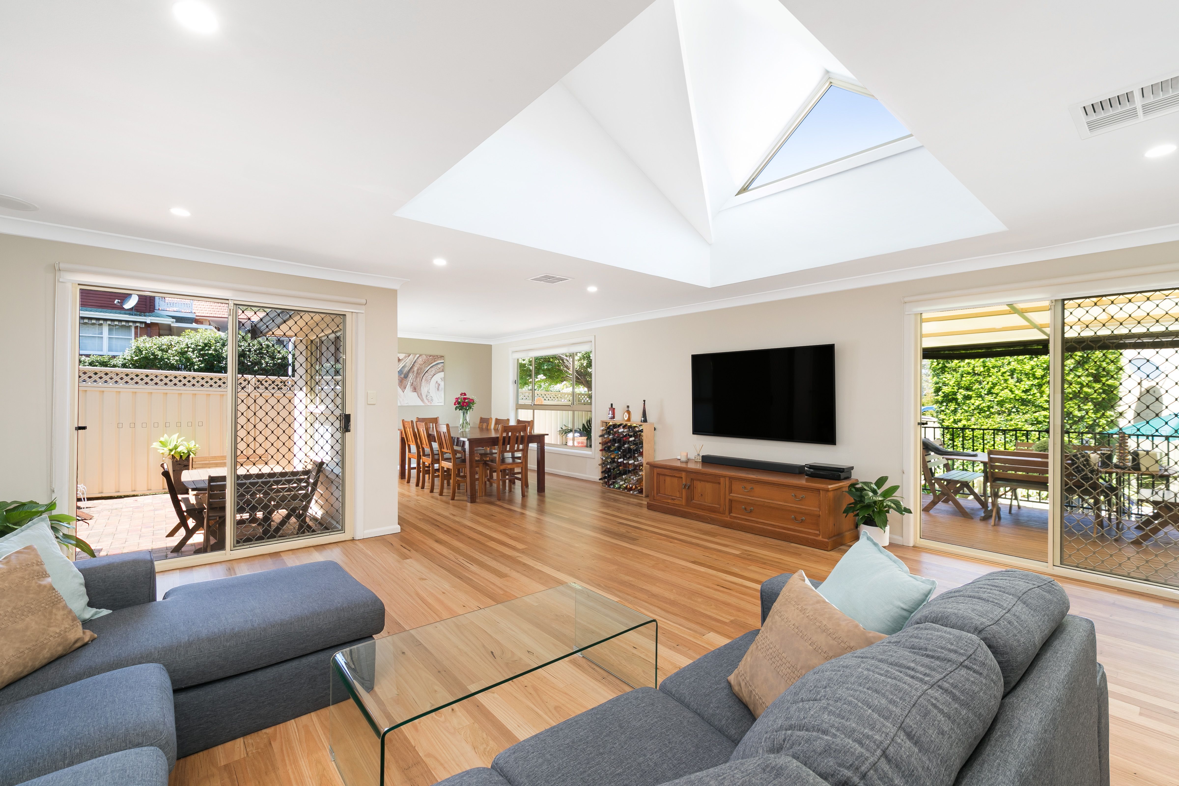 18 Crescent Road CARINGBAH SOUTH 2229