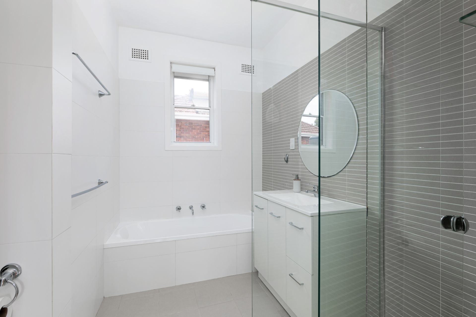 33 Carrington Avenue, CARINGBAH, Caringbah - Thumbnail 6