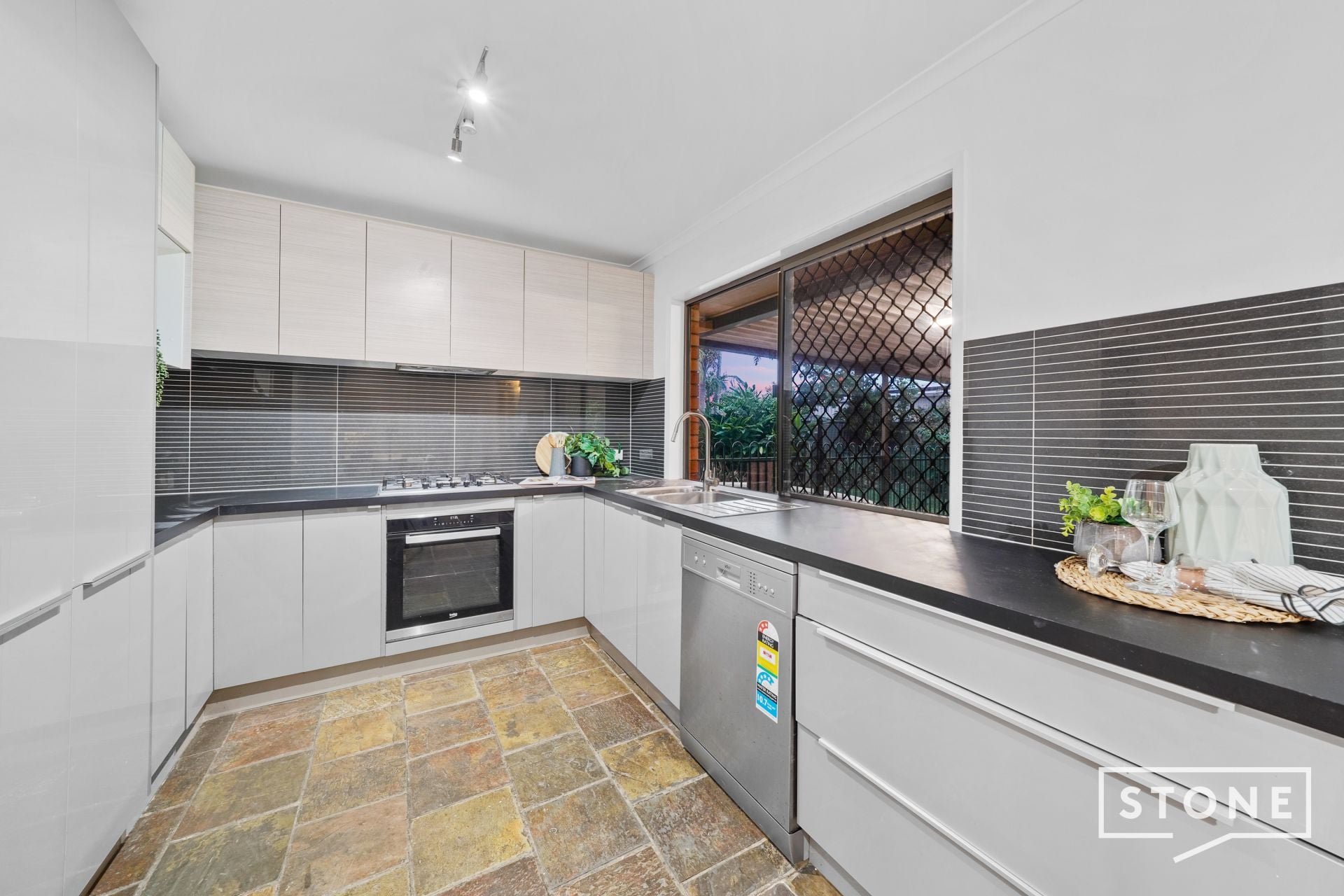 16 Galvin Street, Loganholme, Loganholme - Thumbnail 5