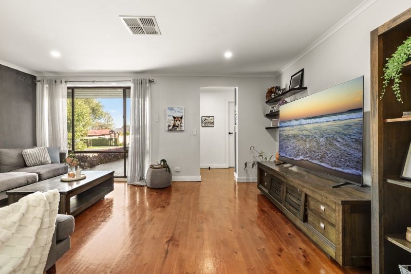 7 Asquith Court, Epping