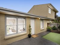 2/28 Napier Street, Mornington VIC