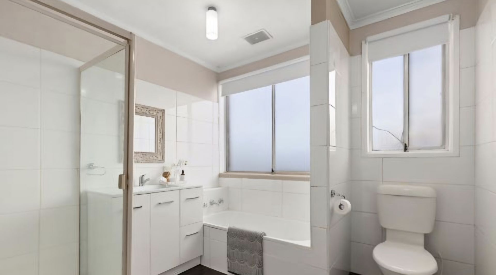 COMFORT MEETS CONVENIENCE
