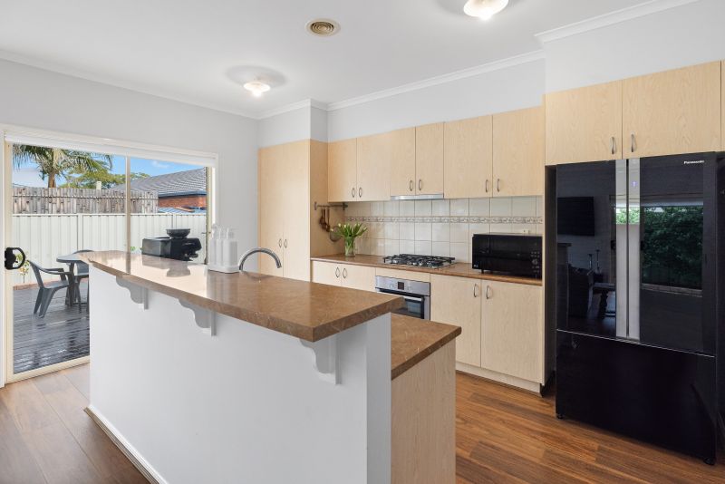 8 Braelands Close, Caroline Springs