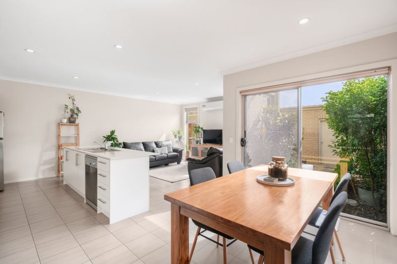 9 Carlow Walk, Lalor