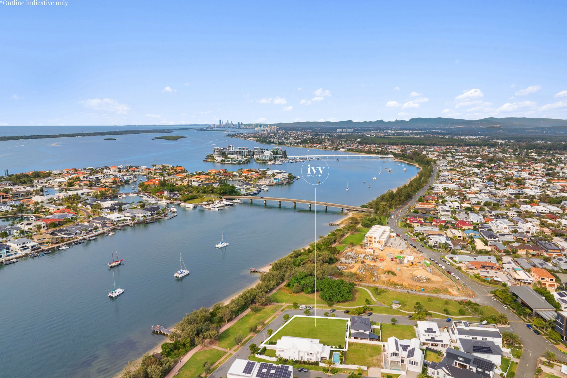 8 Oceania Way, Paradise Point - Thumbnail 2