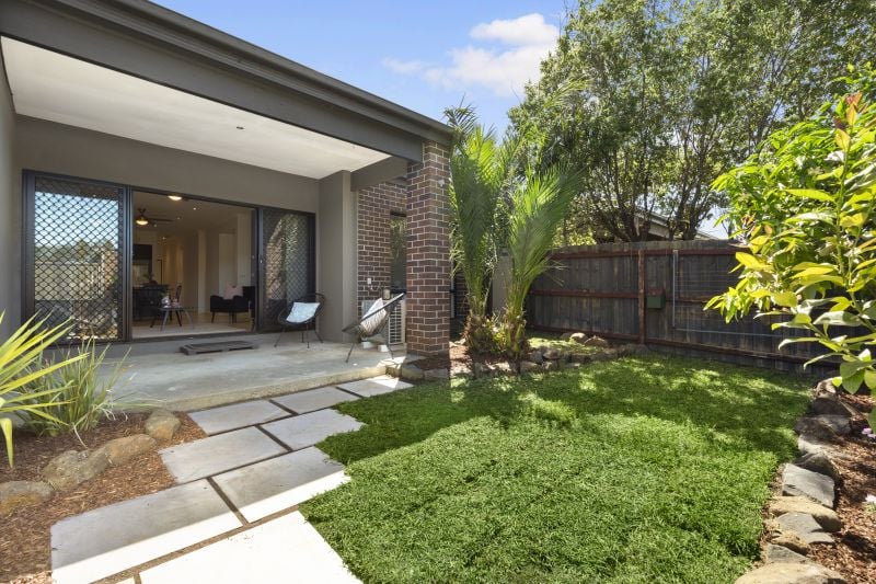 6 Prism Walk, Epping
