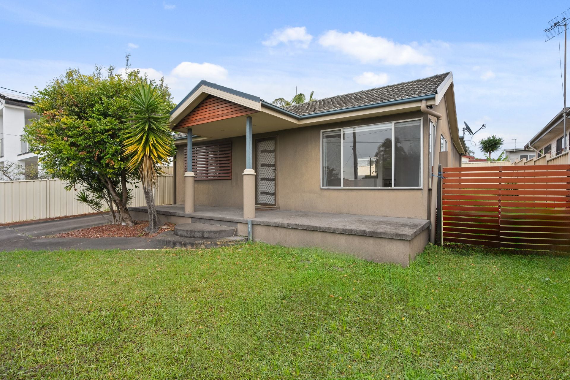 69 Brooke Avenue Killarney Vale NSW, Killarney Vale - Thumbnail 2