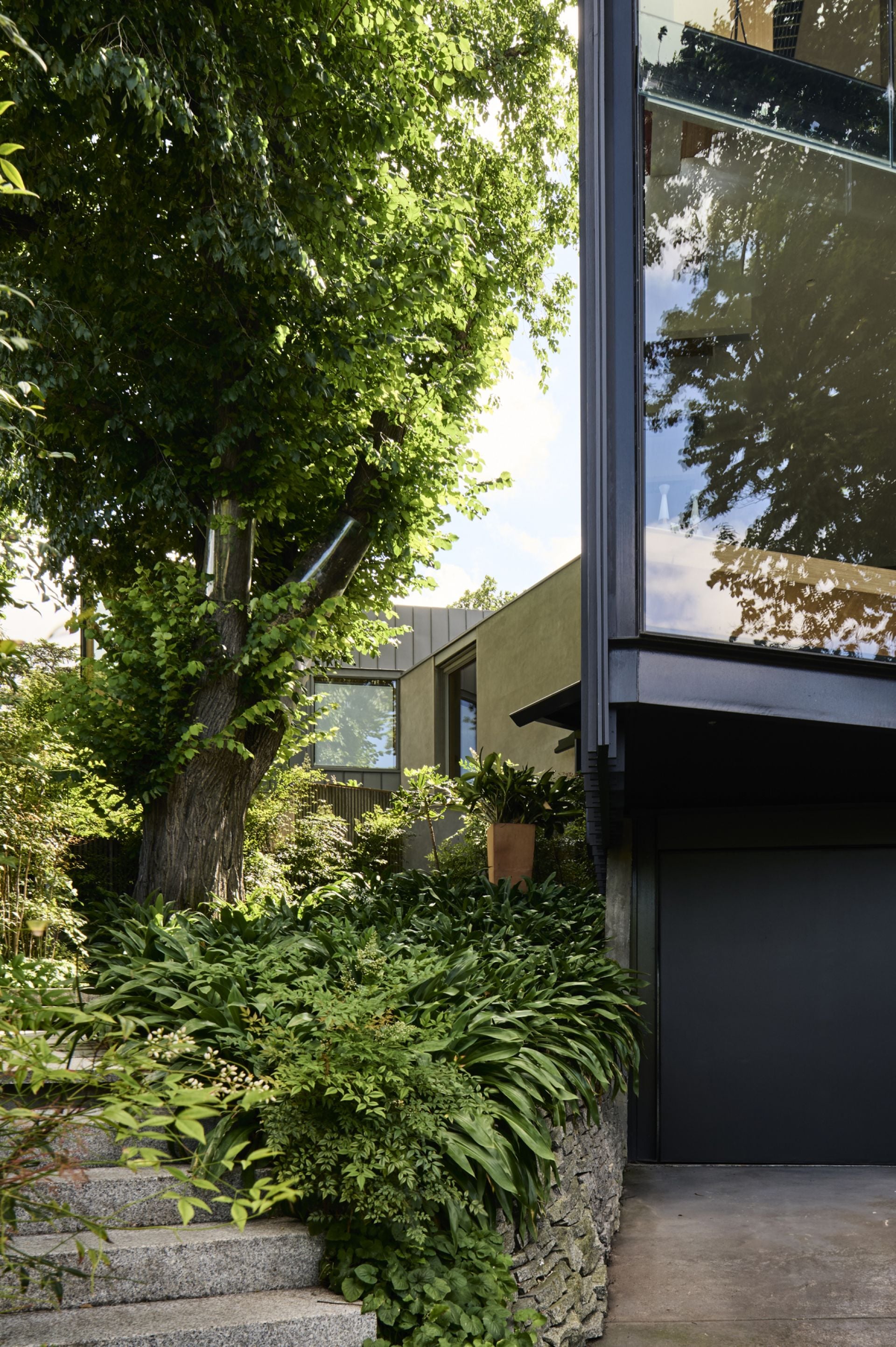 1 Kevin Grove, Kew, Kew - Thumbnail 2