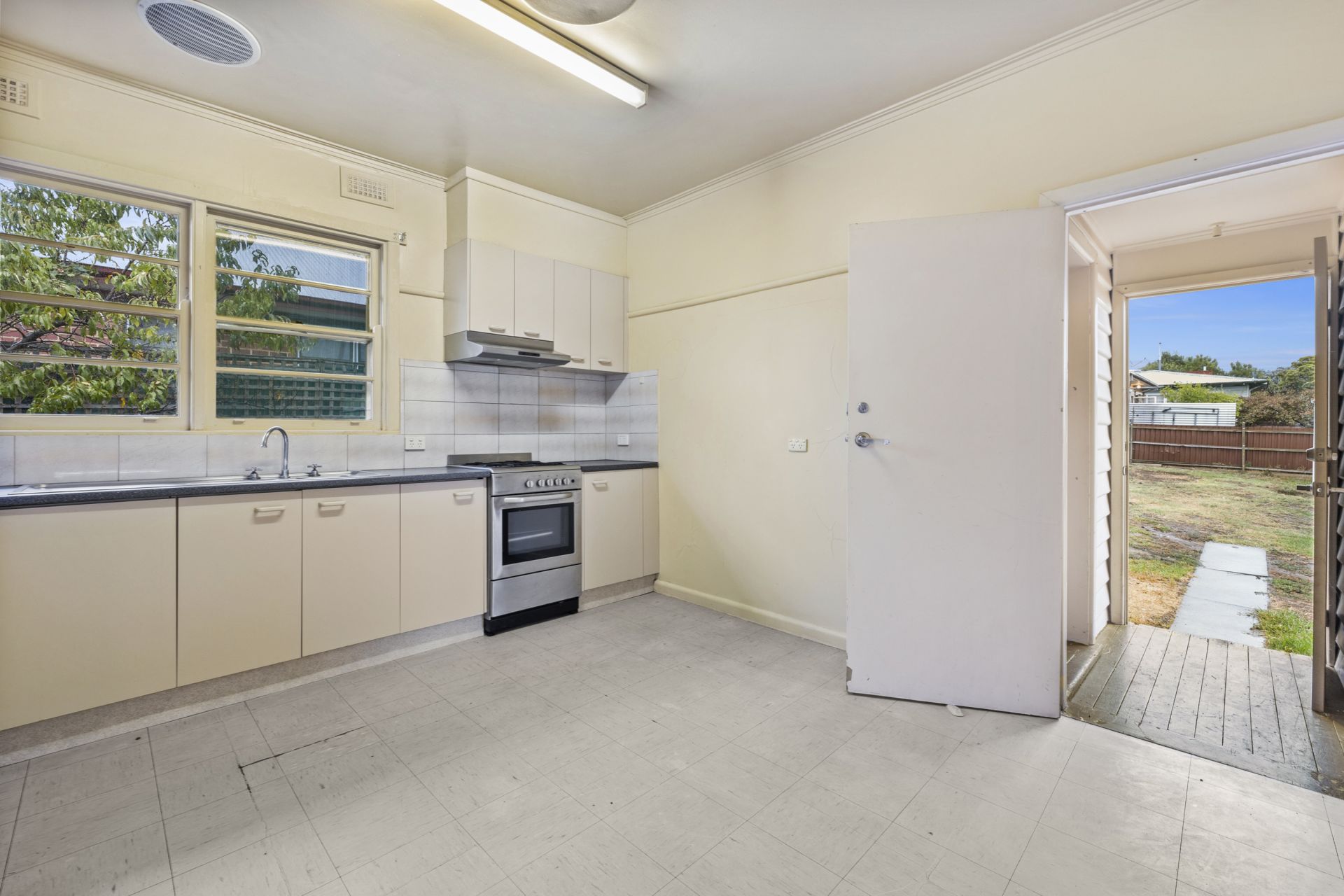 37 Prouses Road, North Bendigo, North Bendigo, North Bendigo - Thumbnail 5