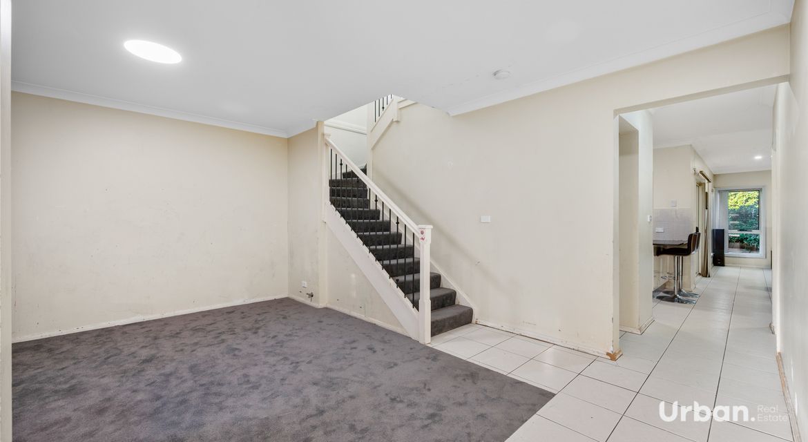 Casula 60 Roth Street