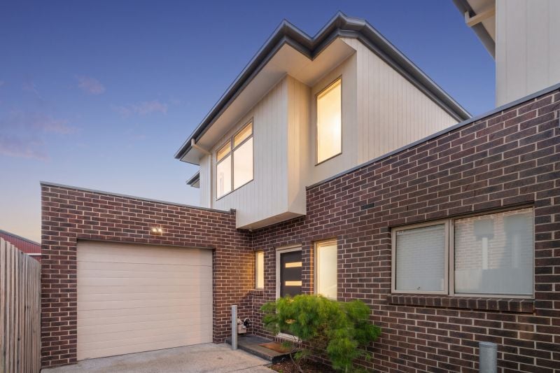 3/35 Whitelaw Street, Reservoir