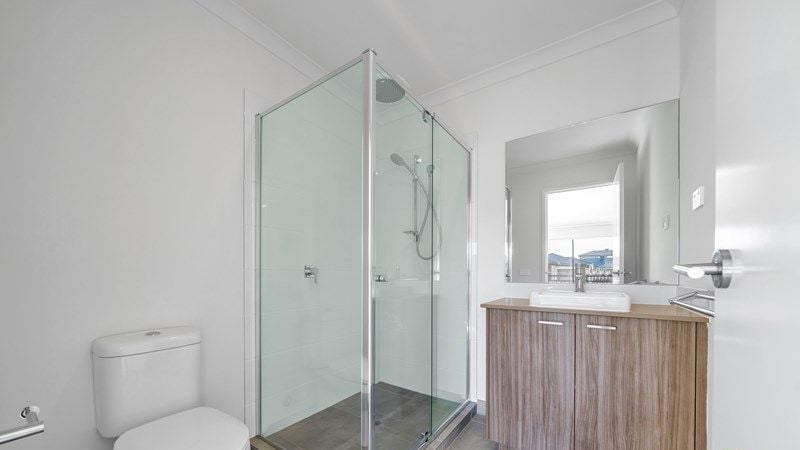 Modern 3-Bedroom Townhouse in a Convenient Location