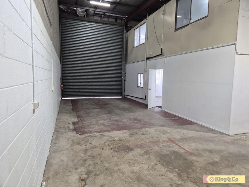 Compact Unit close to Major Arterials!