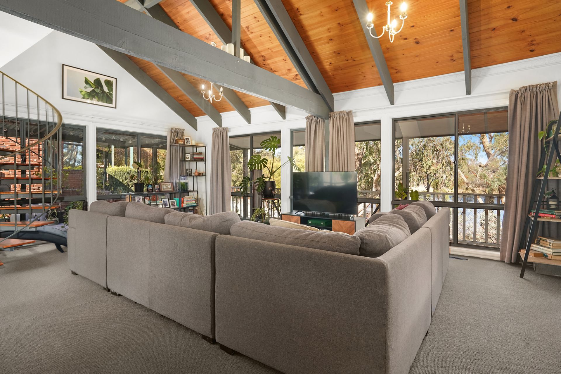 2 Warrambine Drive, Canadian, Canadian - Thumbnail 5