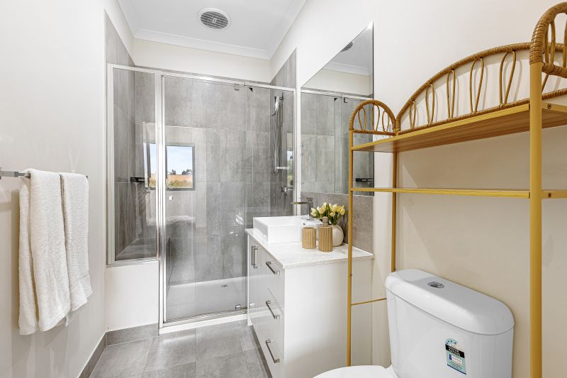 15 Calveley Place, Epping