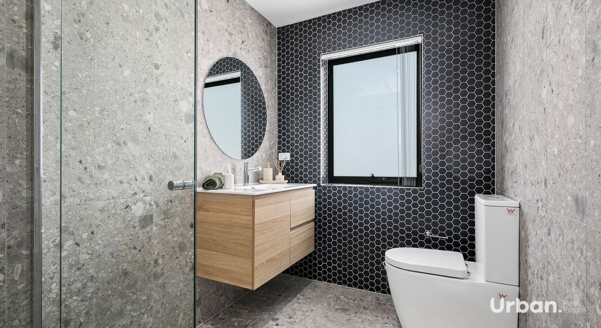 Tullimbar 2 Kiah Close