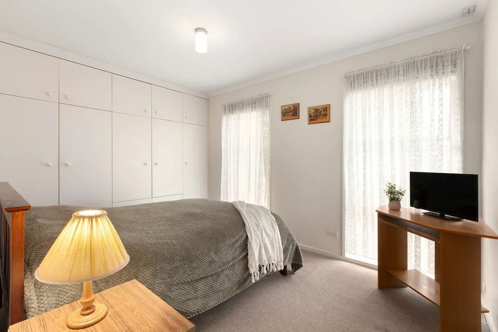 Charming Family Haven: Spacious, Secure, and Convenient