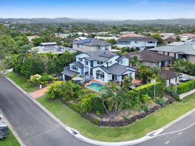 Burleigh Waters 1 Ridgewood Court