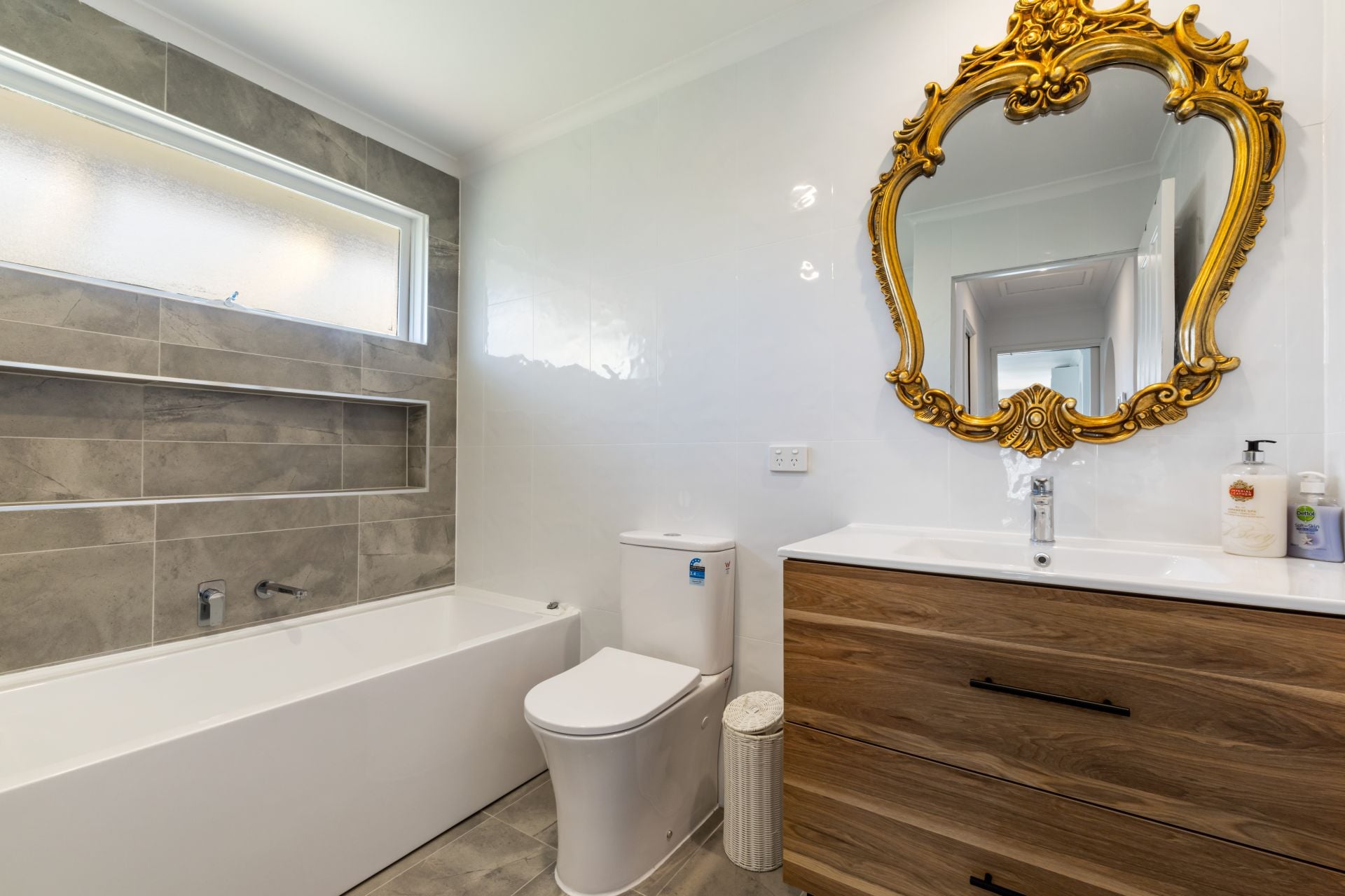 Fully Renovated 3 Bedroom Home- Comfort Style & Convenience!