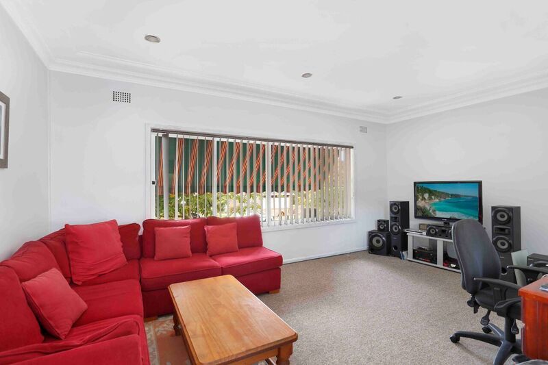 11 Binalong Avenue, CARINGBAH, Caringbah - Thumbnail 4