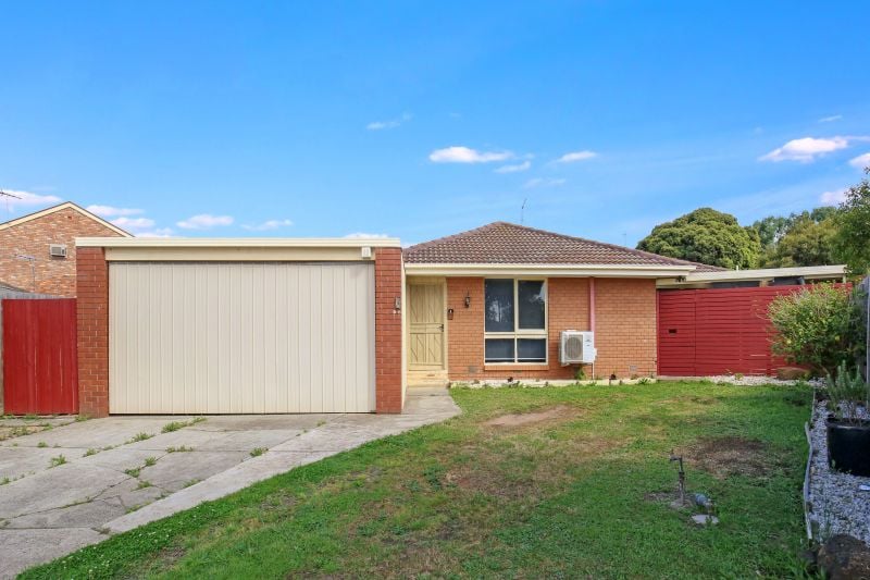 3 Combe Court, Epping
