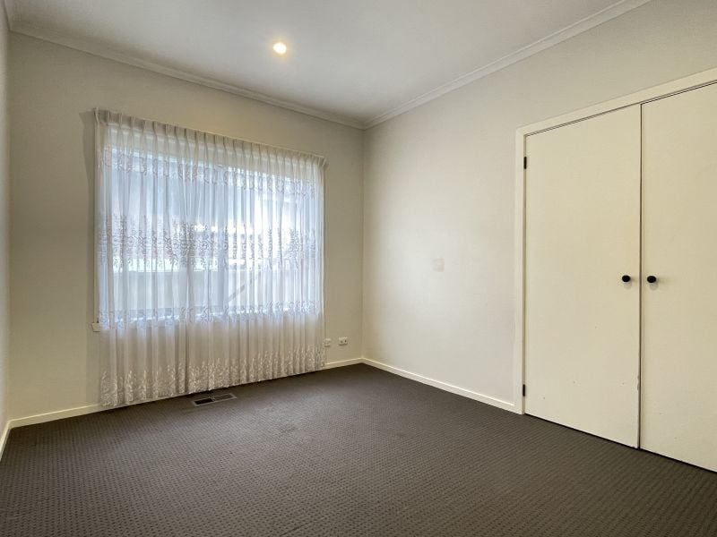 21 Lockwood Grove, Thomastown