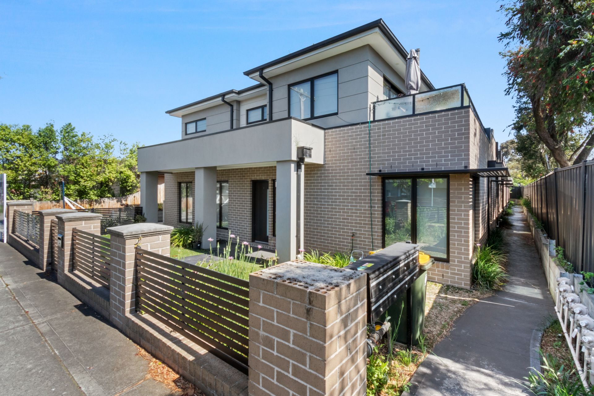 Two Bedroom Glenroy Townhouse!