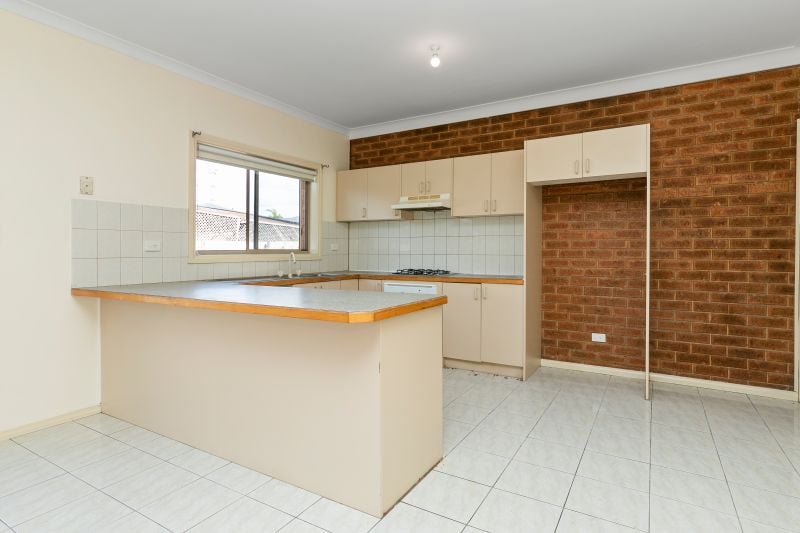 2/9 Dennis Street, Lalor