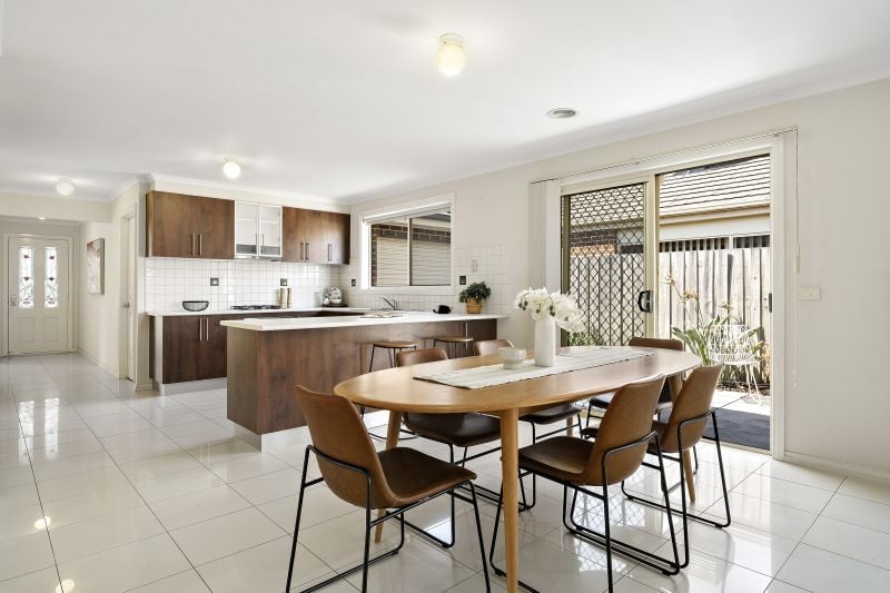 10 Ellendale Way, South Morang