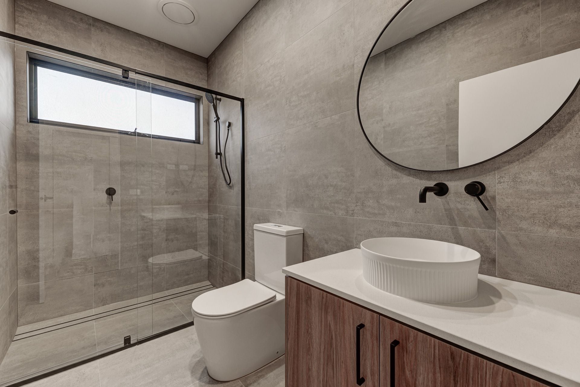 Modern Three Bedroom Townhouse!
