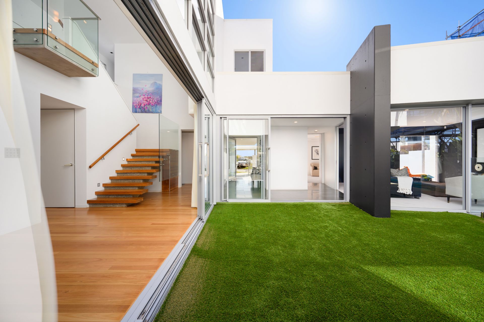 33 Knightsbridge Parade East, Sovereign Islands - Thumbnail 2