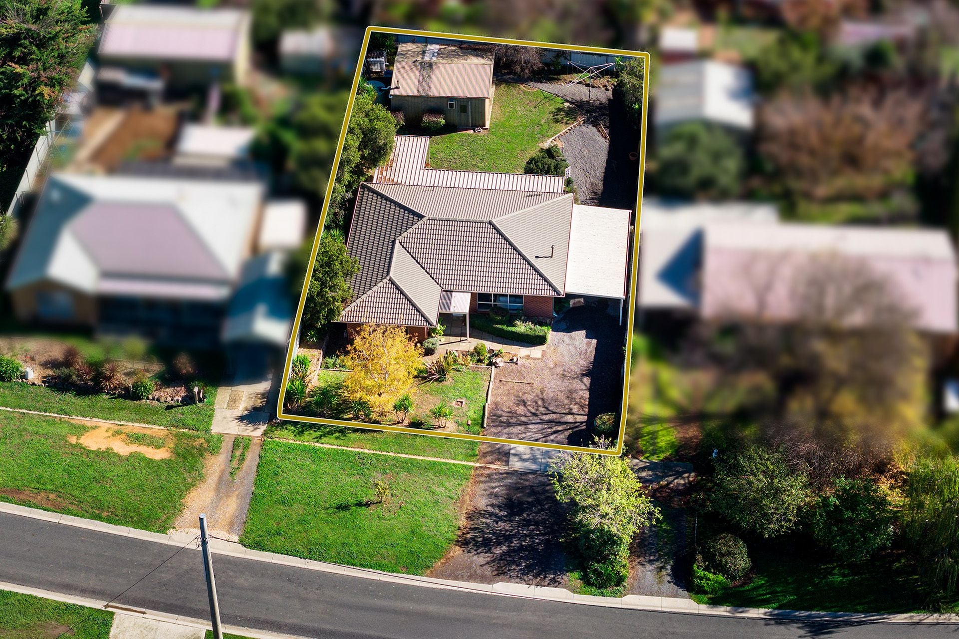 31 Carol Street, Castlemaine - Thumbnail 3