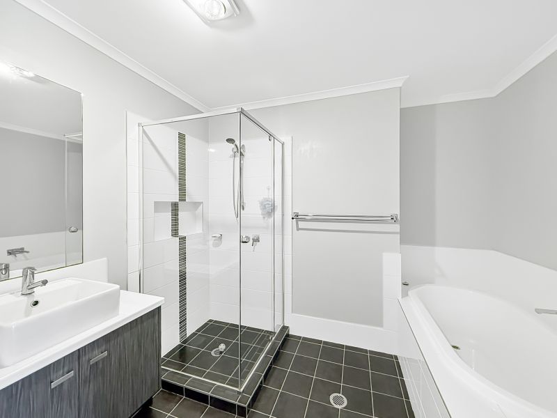 Great Location in Willowdale Estate!