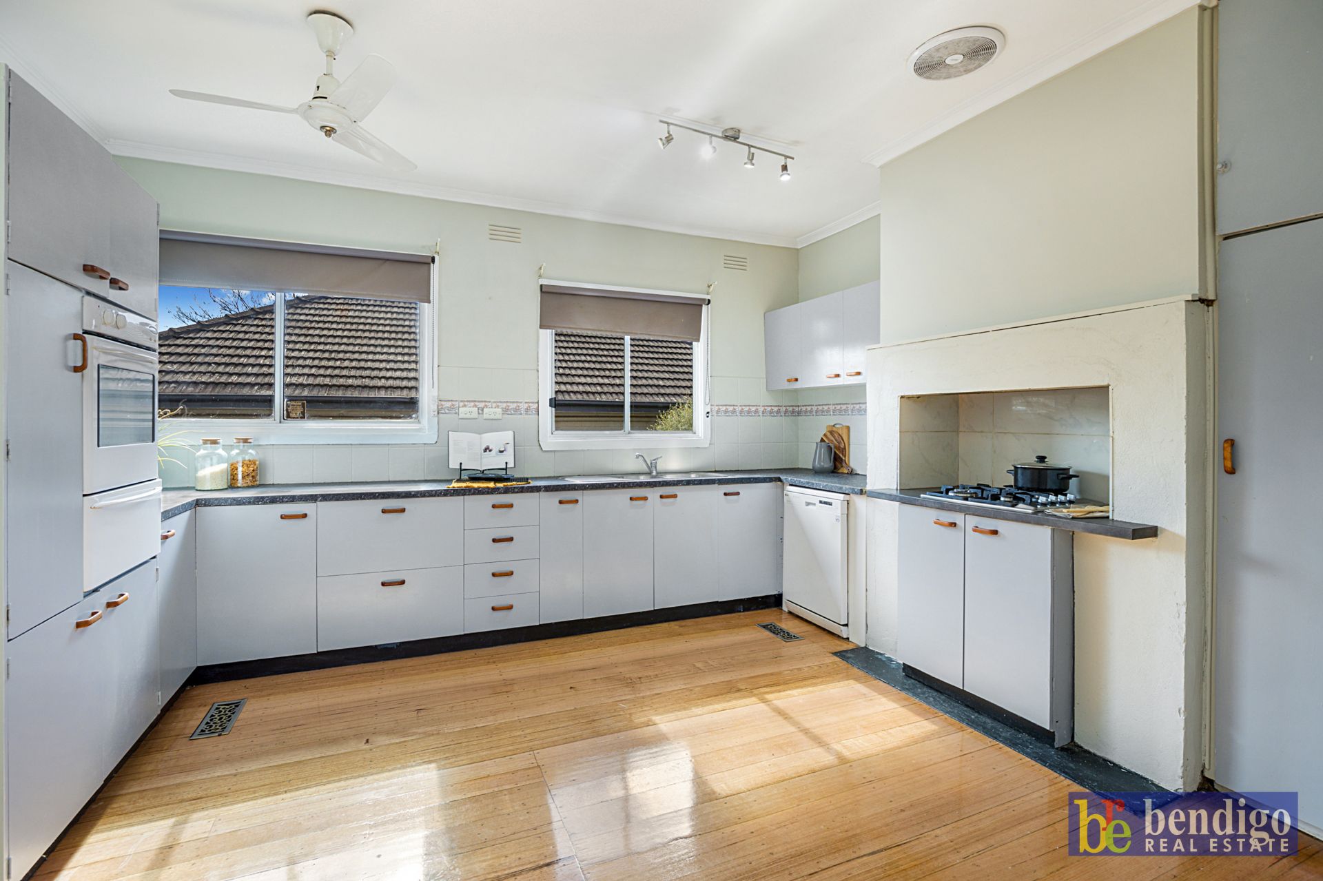 212 Carpenter Street Quarry Hill VIC, Hill - Thumbnail 5