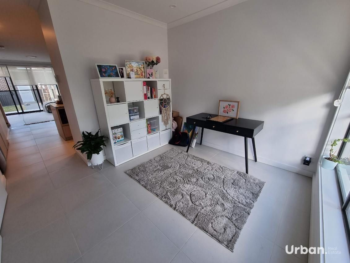 Denham Court 135 Passiflora Avenue