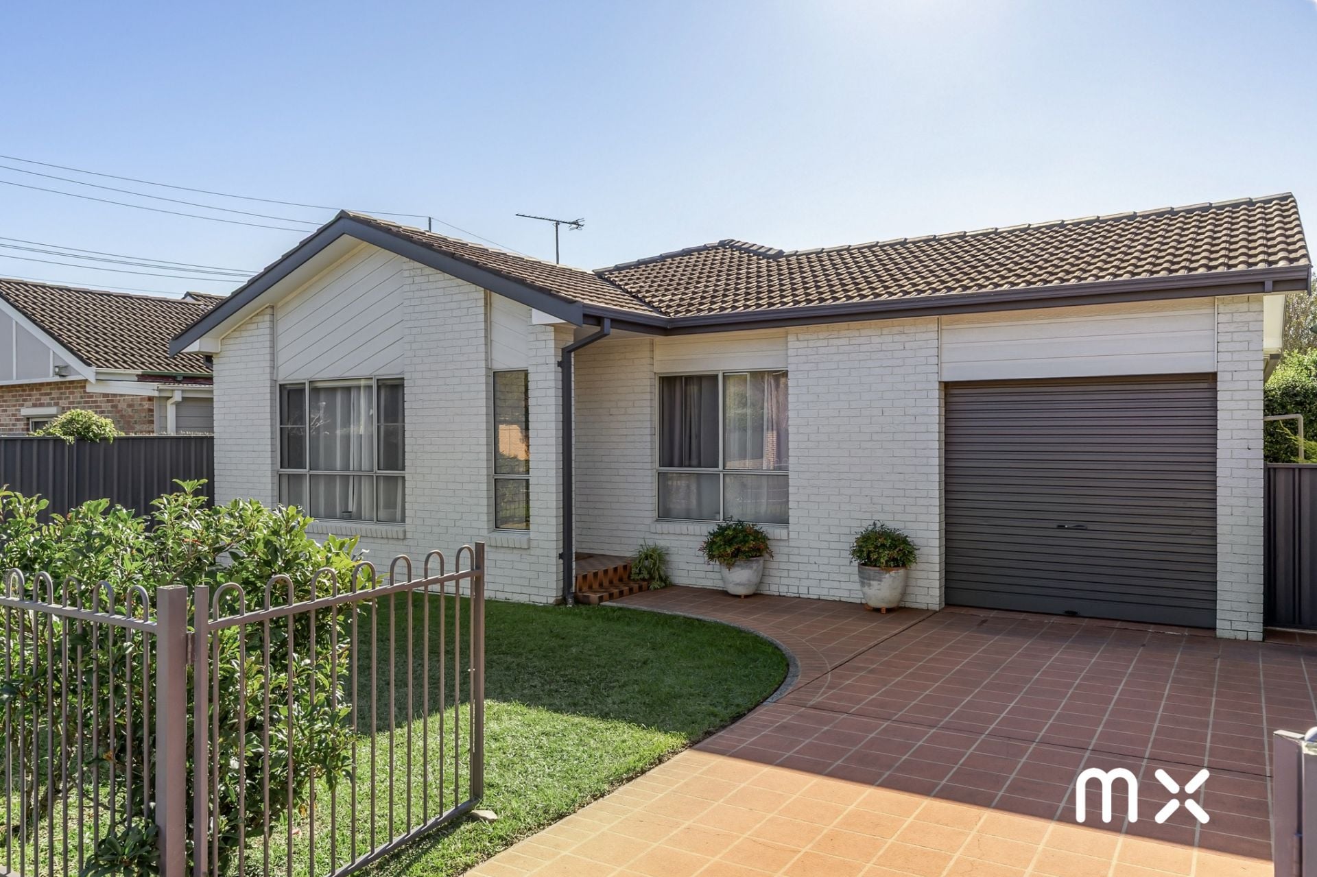 24 Lake Parade, East Corrimal - Thumbnail 4
