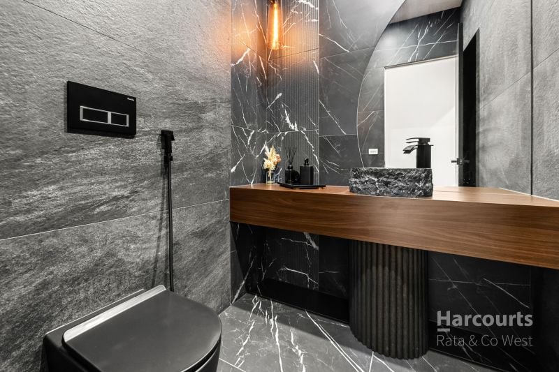 23 Shadow Street, Deanside