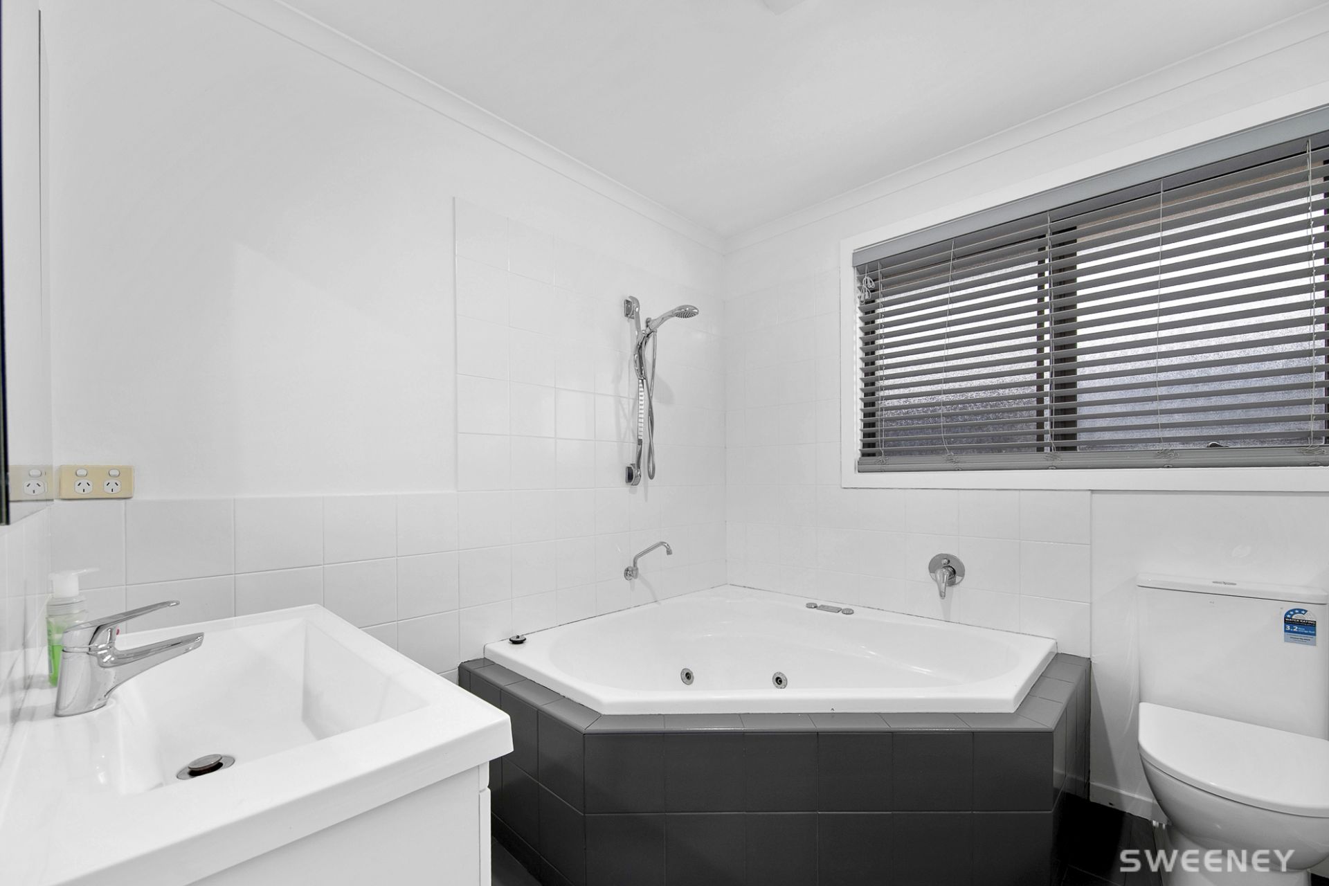 70 Ailsa Street South, Altona Meadows - Thumbnail 7