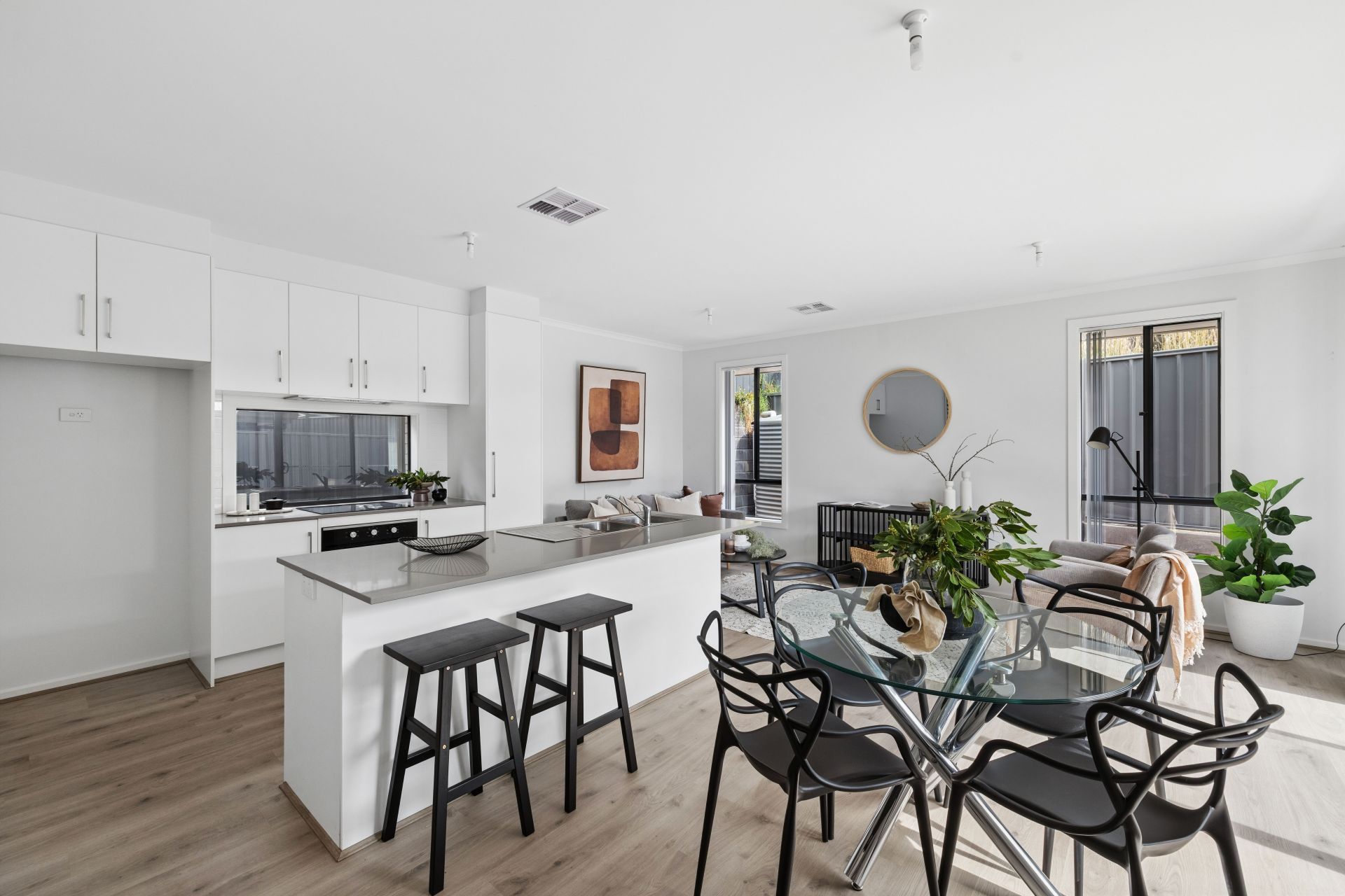 16 Redwood Drive, Mount Barker SA, Mount Barker - Thumbnail 2