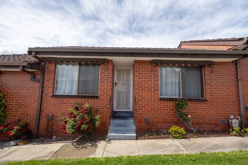 2/15 Loddon Avenue, Reservoir