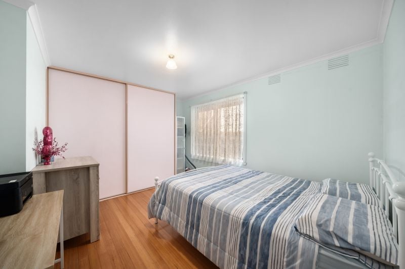 2 Gunbower Close, Thomastown