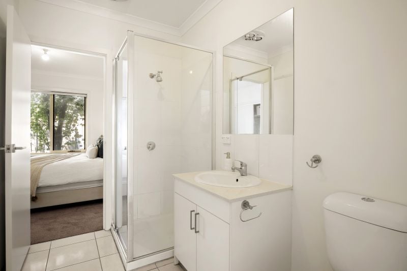 2/4 Ryrie Grove, Wollert