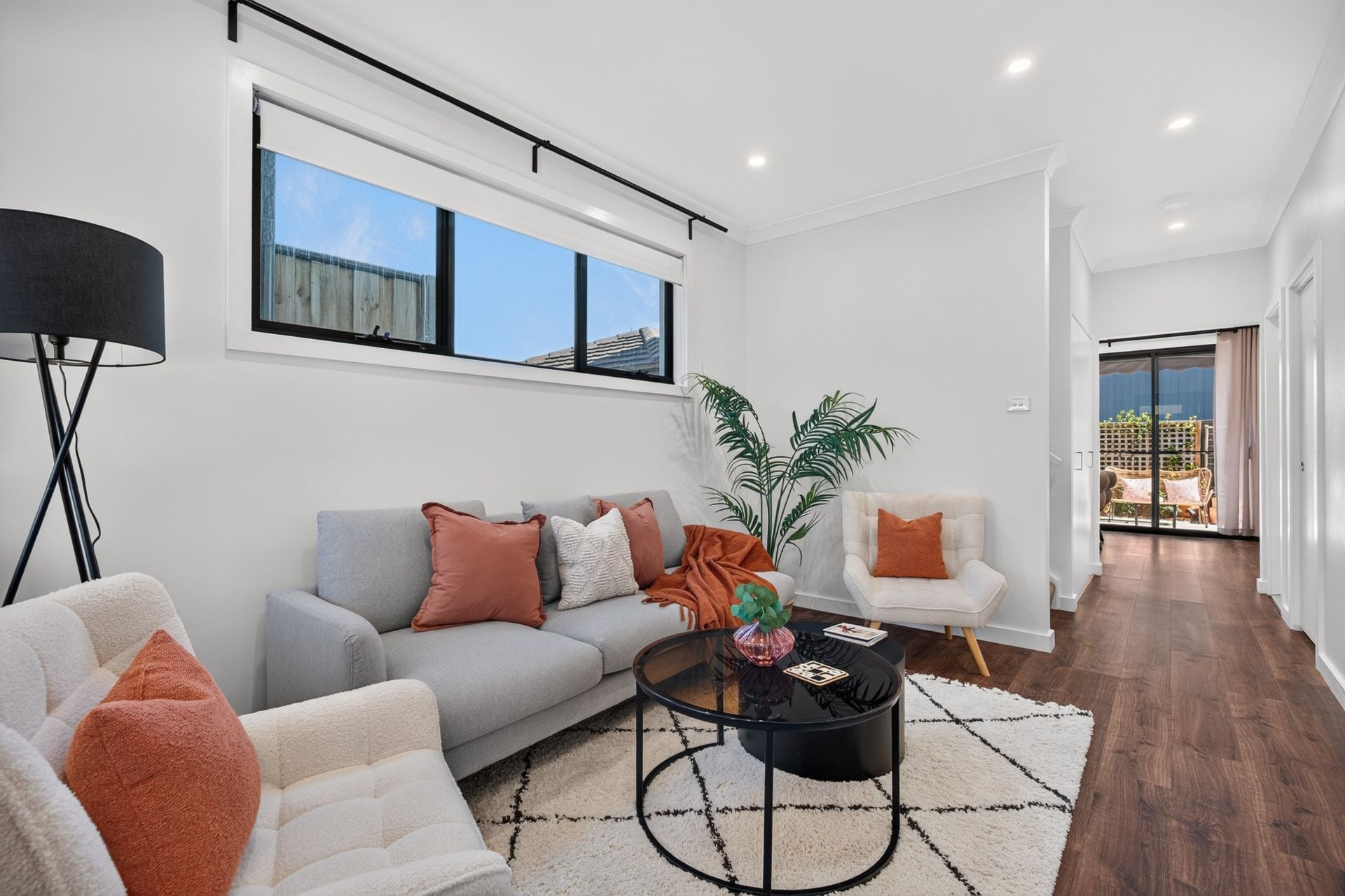 12 Sloggett Glade, Schofields, Schofields - Thumbnail 2