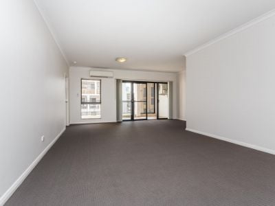 13/2 Stockton Bend, Cockburn Central