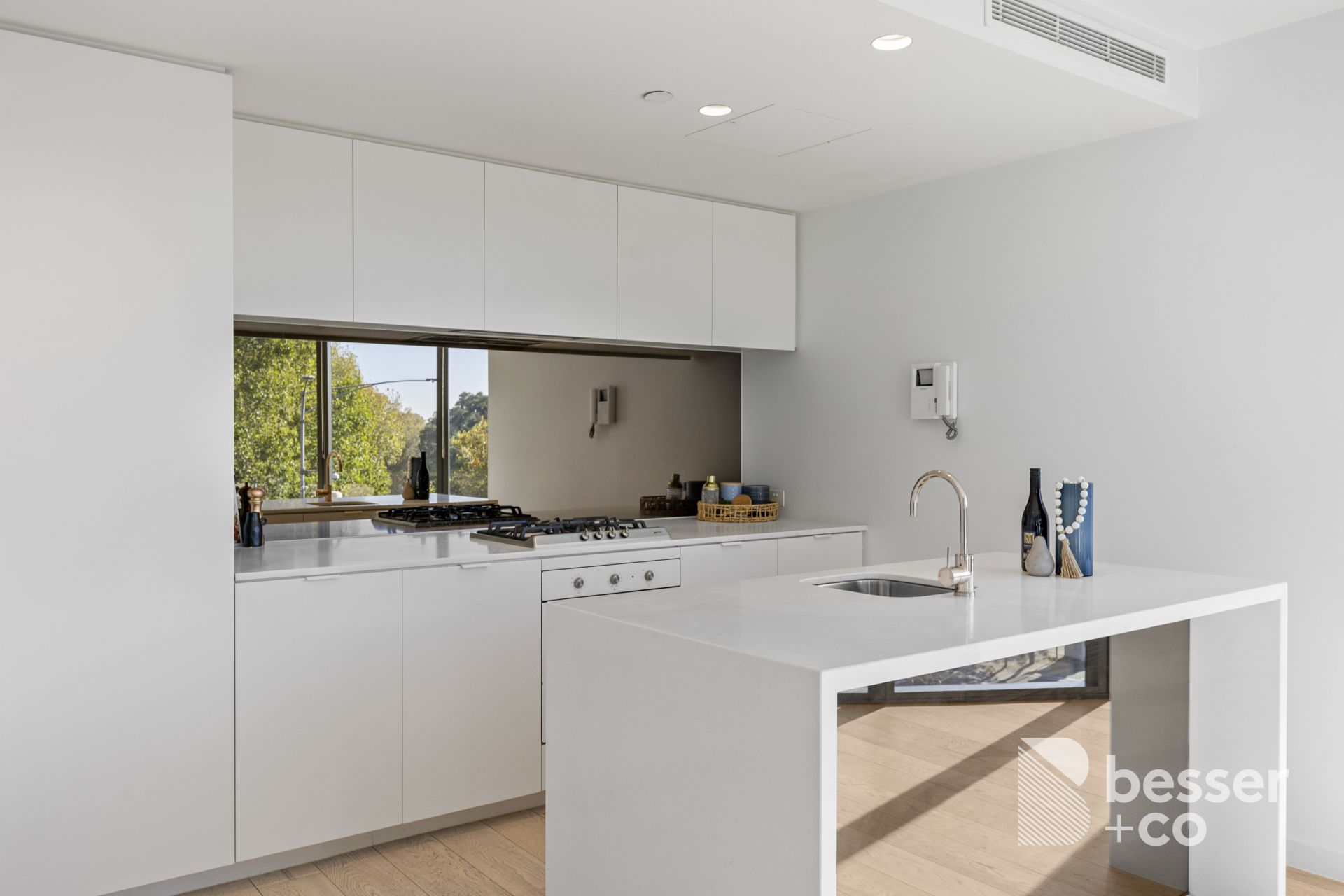 302/681 Chapel Street, South Yarra - Thumbnail 4