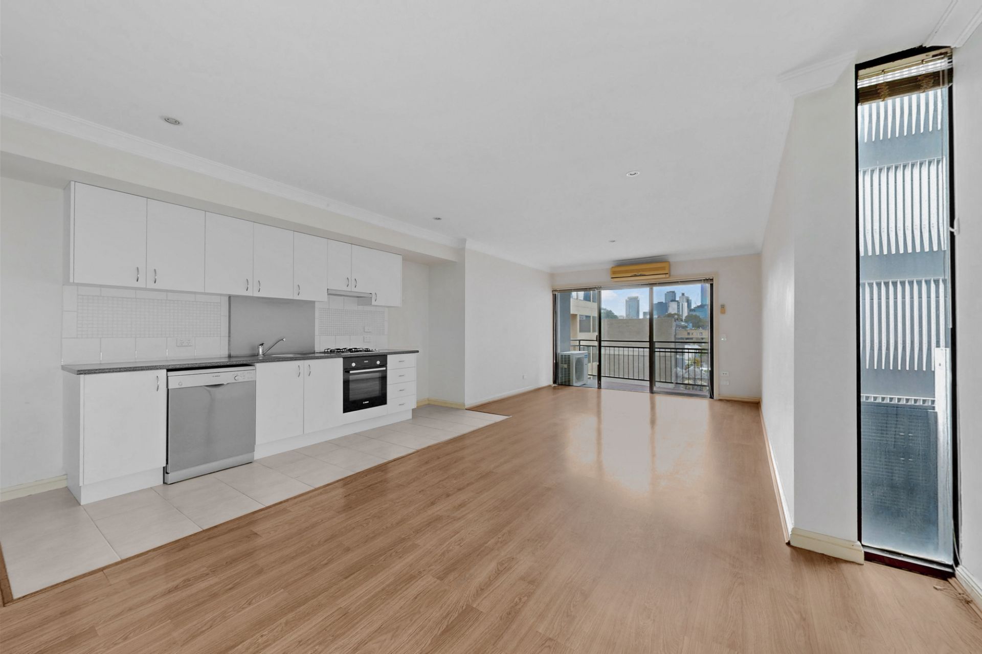 409/69-71 Stead Street, South Melbourne - Thumbnail 4