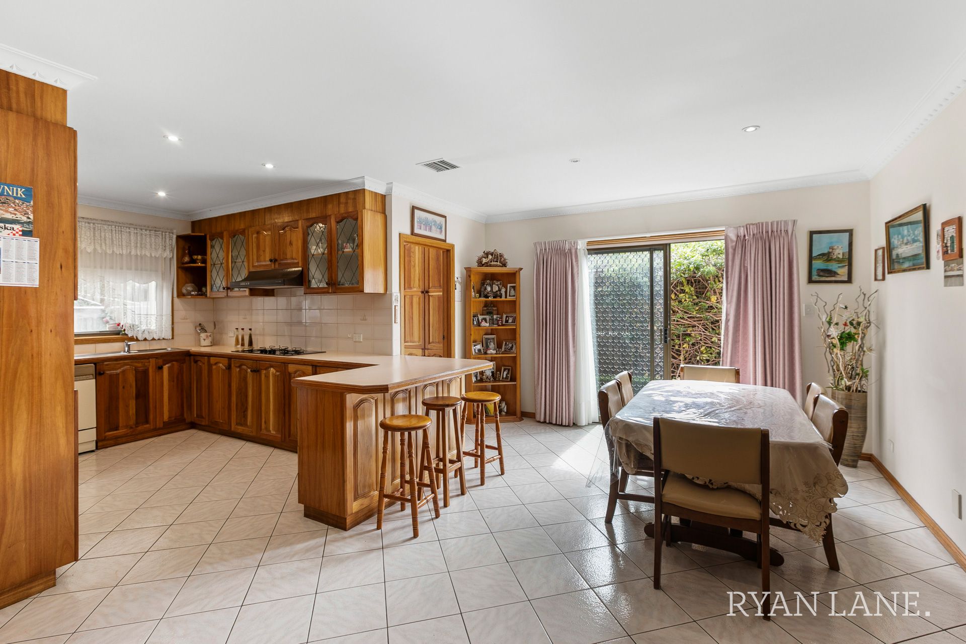 11 McAlpine Court Altona VIC, Altona - Thumbnail 6